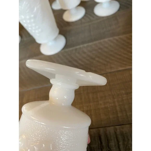 Vintage footed milk glass goblet cups with grapes and vine design - Picture 7 of 12